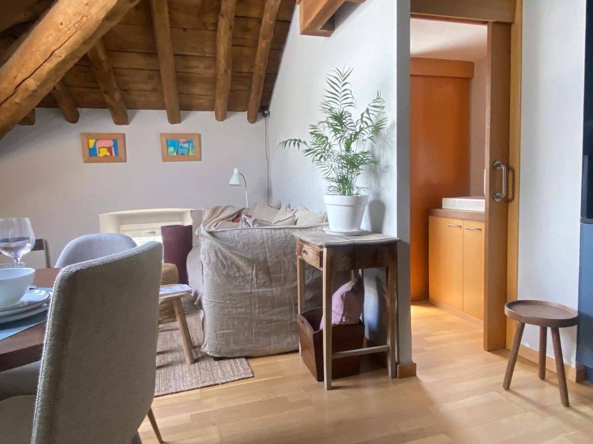 Loft De La Place Bourg-Madame Luaran gambar