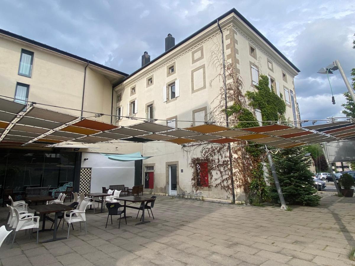 Loft De La Place Bourg-Madame Luaran gambar