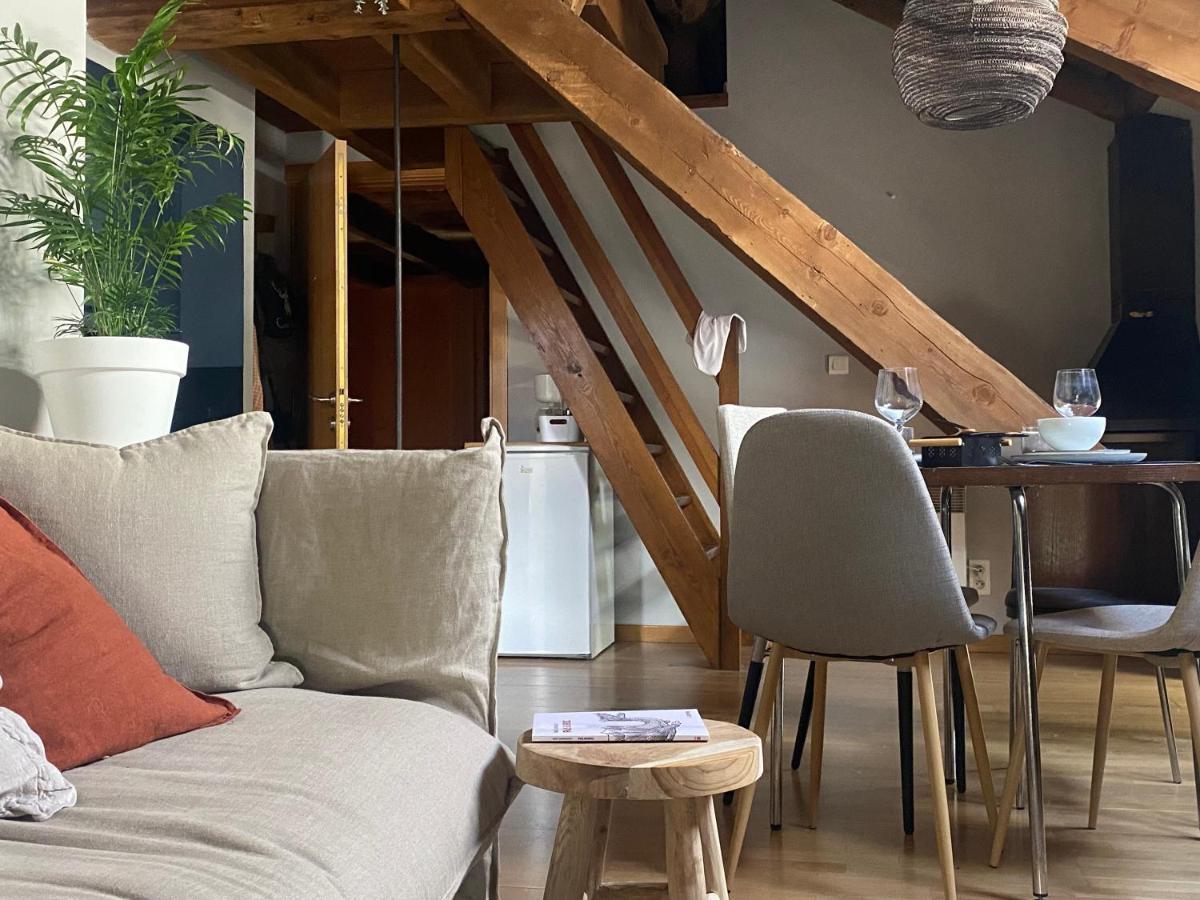 Loft De La Place Bourg-Madame Luaran gambar