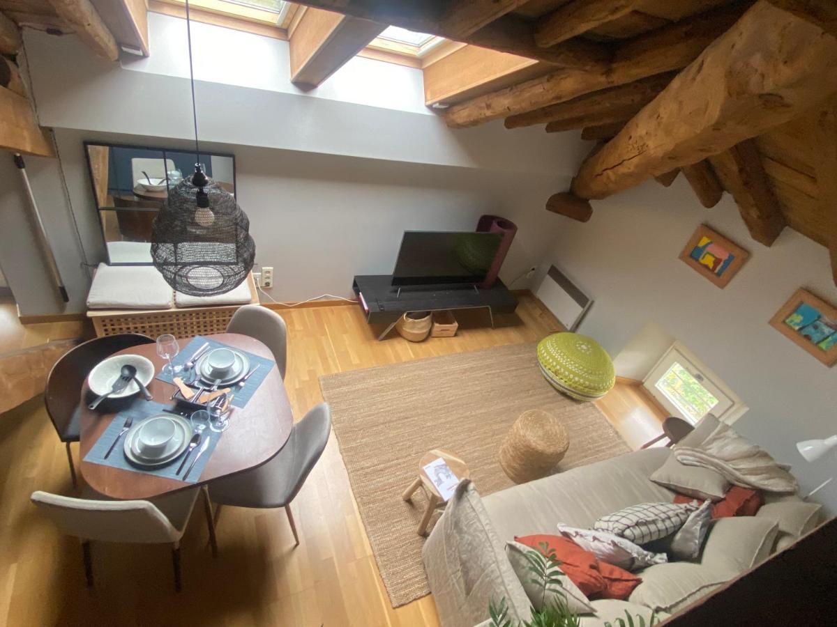 Loft De La Place Bourg-Madame Luaran gambar