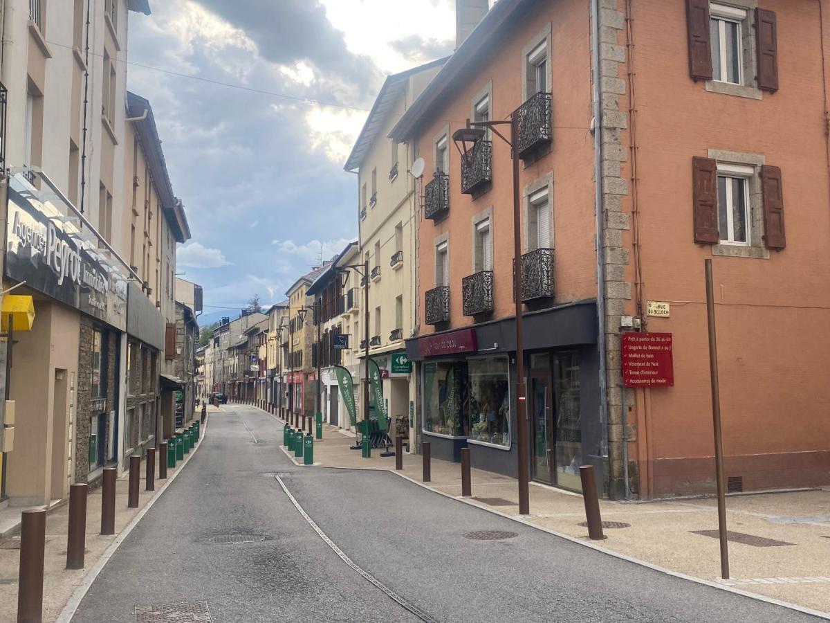 Loft De La Place Bourg-Madame Luaran gambar