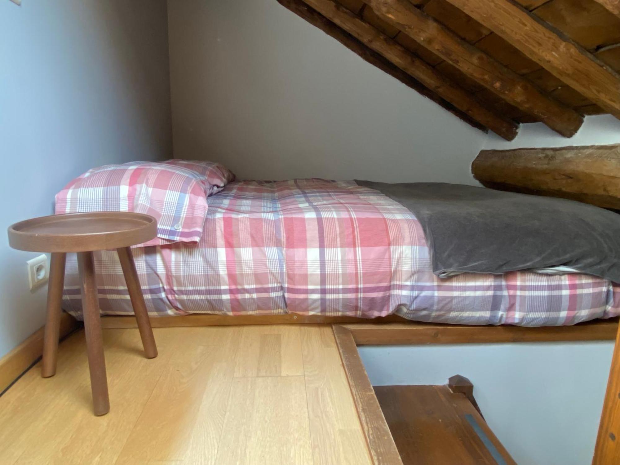 Loft De La Place Bourg-Madame Luaran gambar